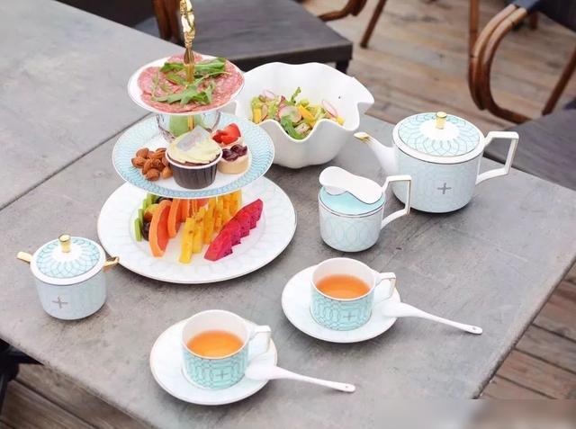 买茶叶“遭拒”老板:没这样卖过麻将胡了模拟器英国游客在中国(图2) 买茶叶“遭拒”老板:没这样卖过麻将胡了模拟器英国游客在中国(图2)