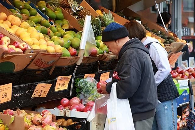 “健康食品”？关注盐、糖和饱和脂肪摄入麻将胡了app白面包、含糖酸奶不再是