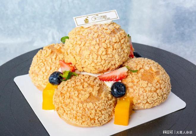 ：领先好利来、幸福西饼门店超过2000家PG麻将胡了2试玩中国第一大烘焙连锁品牌(图2)