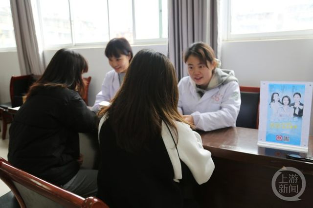 何吃好又不长胖?专家进社区教居民健康减重麻将胡了2试玩网站健康微课·甩肉行动|如(图3) 何吃好又不长胖?专家进社区教居民健康减重麻将胡了2试玩网站健康微课·甩肉行动|如(图3)