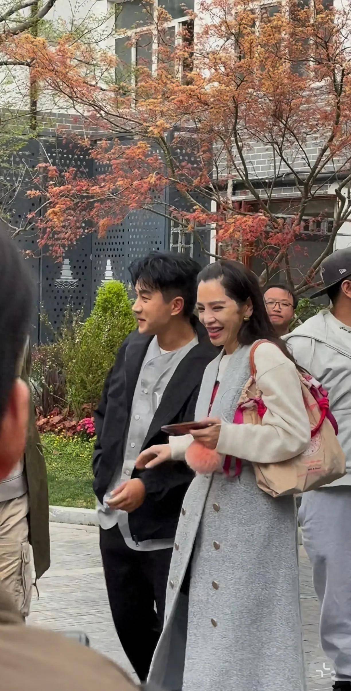 的抗老51岁刘恺威在网友镜头下硬帅麻将胡了不得不佩服港台明星比内地(图3) 的抗老51岁刘恺威在网友镜头下硬帅麻将胡了不得不佩服港台明星比内地(图3)